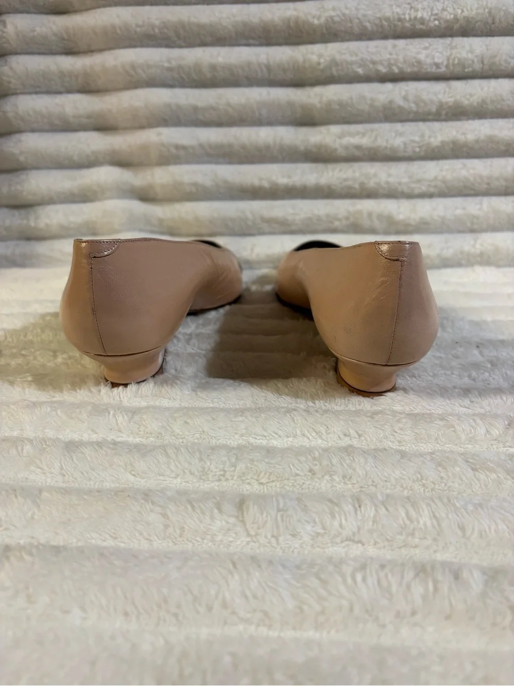 Vintage Phyllis Poland Blush Pink Pointed Toe Flats with Lattice Detail 8.5